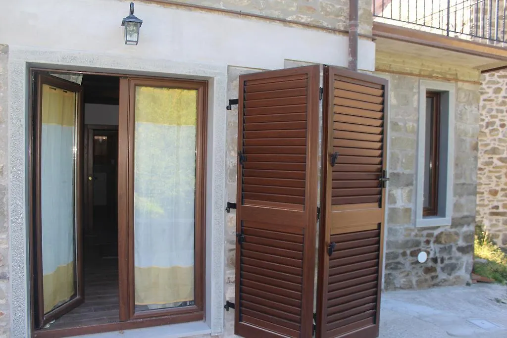 Appartamenti Ca' De Riccio Regnano  Apartment Regnano (Massa-Carrara)